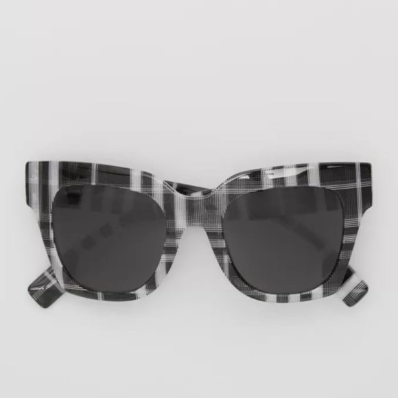 Burberry sunglasses main image 2